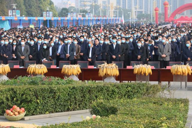 禹州市“庆丰收迎小康”消费扶贫农特产品展销会举行 禹州市“庆丰收迎小康”消费扶贫农特产品展销会举行