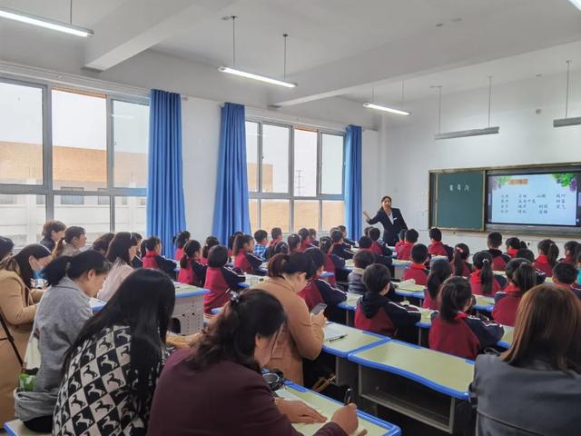 记禹州市小学语文中心教研组到市第五实验学校开展课例展示活动 记禹州市小学语文中心教研组到市第五实验学校开展课例展示活动