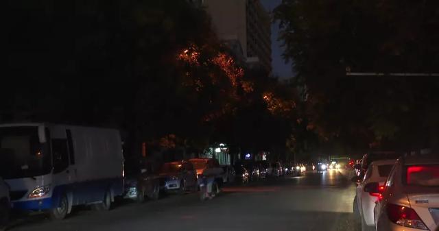 禹州迎宾东路学校门口道路昏暗被投诉!官媒发声 禹州迎宾东路学校门口道路昏暗被投诉!官媒发声