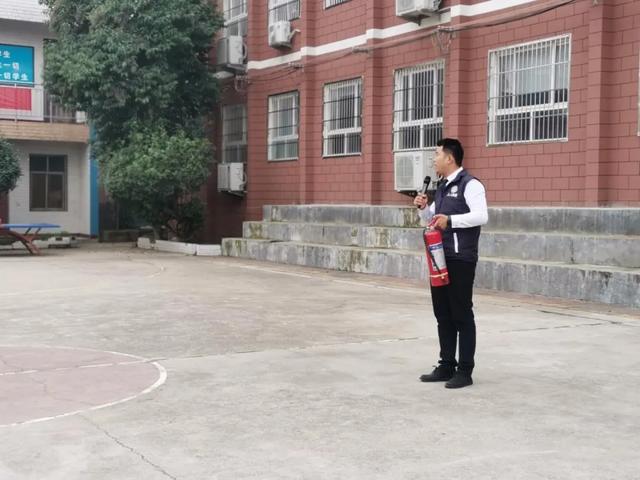 禹州南区学校开展消防安全教育活动 禹州南区学校开展消防安全教育活动