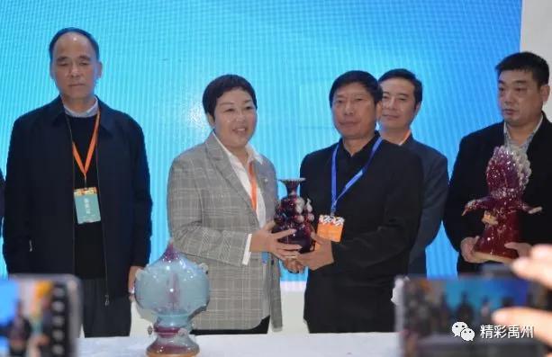 钧瓷添彩 豫哈情深!咱禹州钧瓷又双叒叕惊艳了… 钧瓷添彩 豫哈情深!咱禹州钧瓷又双叒叕惊艳了…