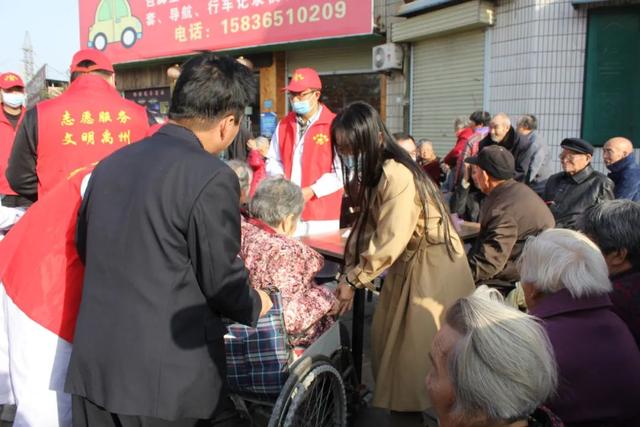 禹州二院九九重阳享健康,浓浓义诊敬老情 禹州二院九九重阳享健康,浓浓义诊敬老情