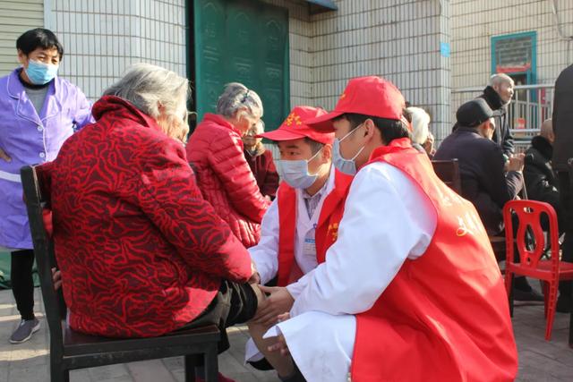 禹州二院九九重阳享健康,浓浓义诊敬老情 禹州二院九九重阳享健康,浓浓义诊敬老情