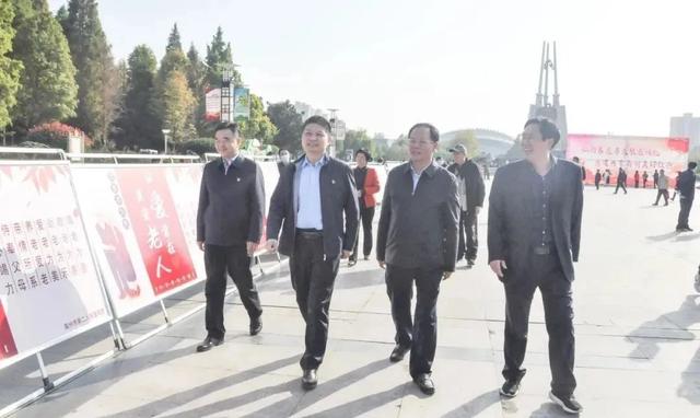 禹州市中医院关爱老人在行动 义诊活动暖人心! 禹州市中医院关爱老人在行动 义诊活动暖人心!