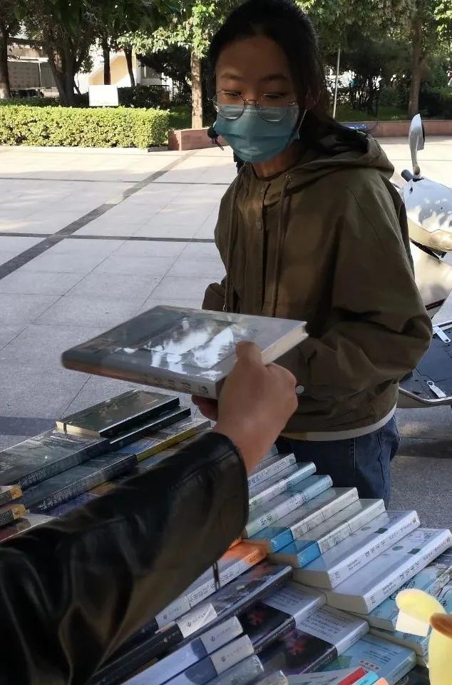 最是书香能致远——禹州图书进校园 书香伴成长 最是书香能致远——禹州图书进校园 书香伴成长