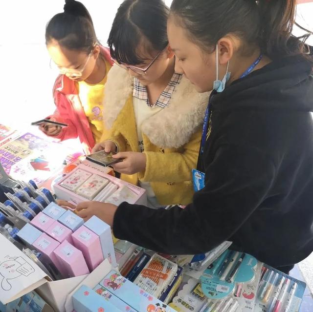 最是书香能致远——禹州图书进校园 书香伴成长 最是书香能致远——禹州图书进校园 书香伴成长