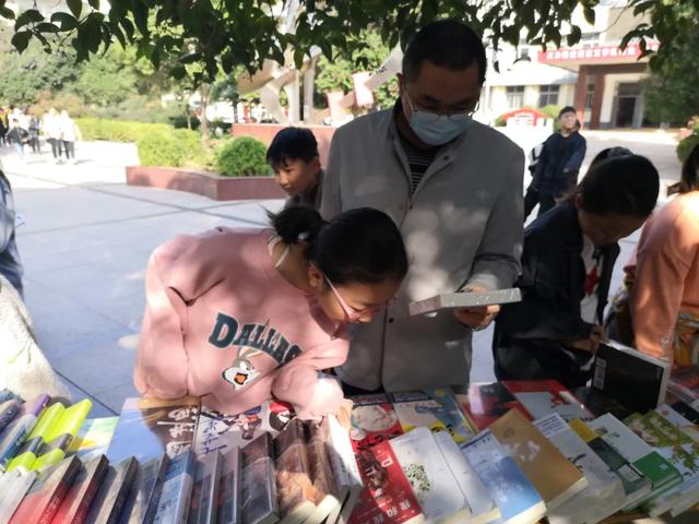 最是书香能致远——禹州图书进校园 书香伴成长 最是书香能致远——禹州图书进校园 书香伴成长
