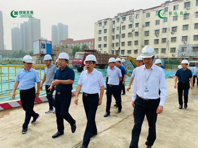 禹州市委书记黄河一行莅临绿城蘭亭工地! 禹州市委书记黄河一行莅临绿城蘭亭工地!