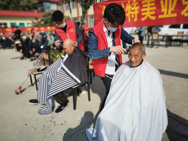 孝老敬亲 范坡镇敬老院的九九重阳节 孝老敬亲 范坡镇敬老院的九九重阳节