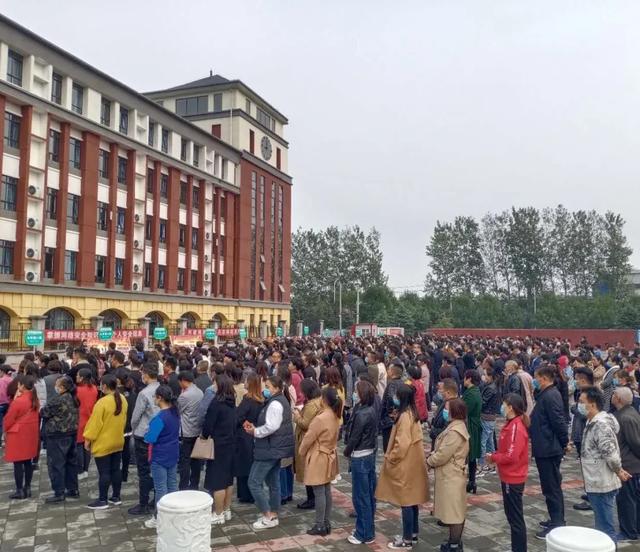 禹州市第三实验学校中学部家长会 禹州市第三实验学校中学部家长会