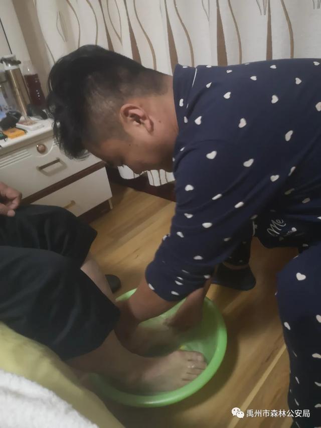 禹州市森林公安局重阳佳节 爱老敬老 禹州市森林公安局重阳佳节 爱老敬老