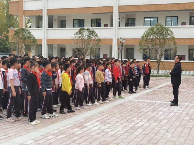 禹州市第五实验学校消防安全演练 禹州市第五实验学校消防安全演练