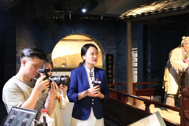 禹州钧官窑址博物馆“云游钧博”直播吸引数万粉丝互动 禹州钧官窑址博物馆“云游钧博”直播吸引数万粉丝互动