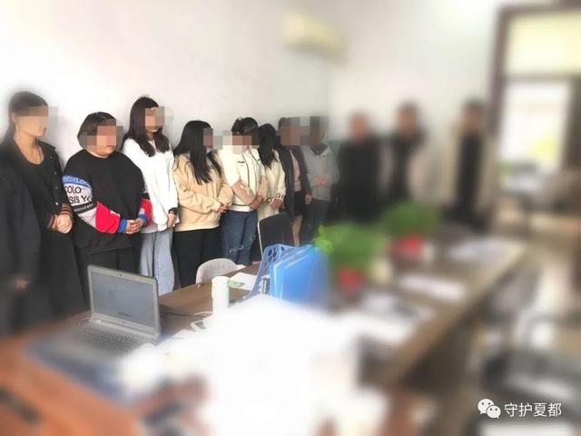 10月27日,禹州颖河大街一伙人被抓 10月27日,禹州颖河大街一伙人被抓