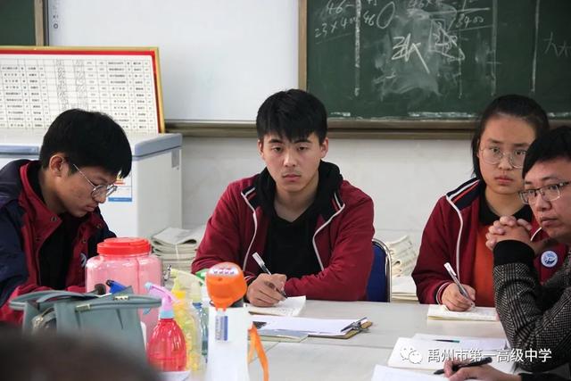 禹州一高王中民校长参加高三尖子生诊断会 禹州一高王中民校长参加高三尖子生诊断会