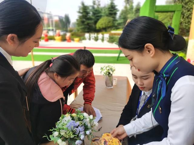 禹州首届业主答蟹宴,美味食光记暖心落幕了! 禹州首届业主答蟹宴,美味食光记暖心落幕了!
