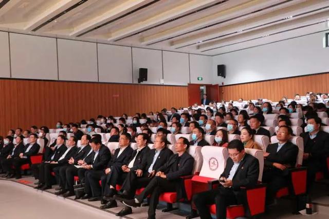 禹州市财政局职工大讲堂之三《活着》 禹州市财政局职工大讲堂之三《活着》