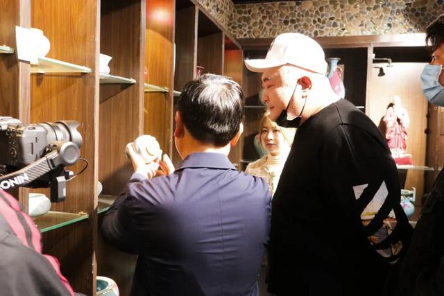 国家一级演员范军来禹州神垕古镇了 国家一级演员范军来禹州神垕古镇了