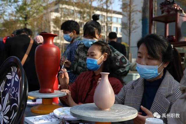 禹州中专出彩许昌市技能展示周开幕式 禹州中专出彩许昌市技能展示周开幕式