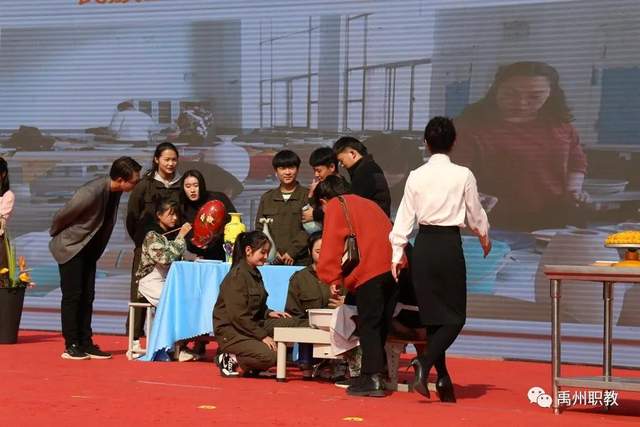 禹州中专出彩许昌市技能展示周开幕式 禹州中专出彩许昌市技能展示周开幕式