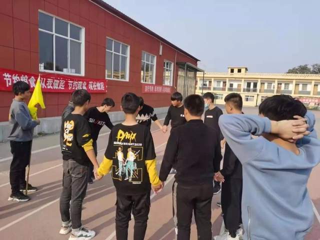 禹州南区学校开展“快乐星期六”主题拓展活动 禹州南区学校开展“快乐星期六”主题拓展活动