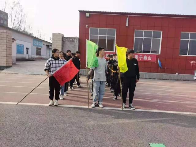 禹州南区学校开展“快乐星期六”主题拓展活动 禹州南区学校开展“快乐星期六”主题拓展活动