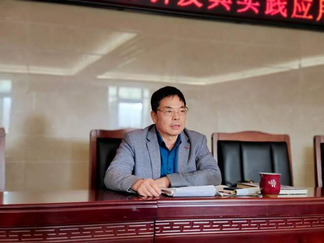 辛国正大师继续讲述:钧陶瓷材料的理论解析及其实践应用 辛国正大师继续讲述:钧陶瓷材料的理论解析及其实践应用