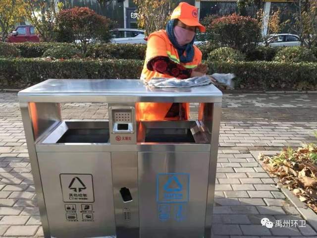 禹州环卫:周五清洁不松懈 提升质量保洁净 禹州环卫:周五清洁不松懈 提升质量保洁净