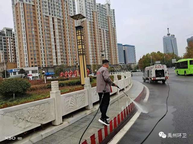 禹州环卫:周五清洁不松懈 提升质量保洁净 禹州环卫:周五清洁不松懈 提升质量保洁净