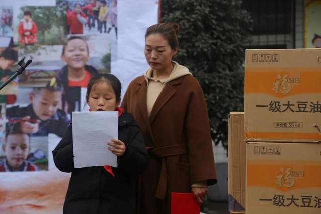 禹州这个山区学校发生的温暖一幕!感动所有人! 禹州这个山区学校发生的温暖一幕!感动所有人!