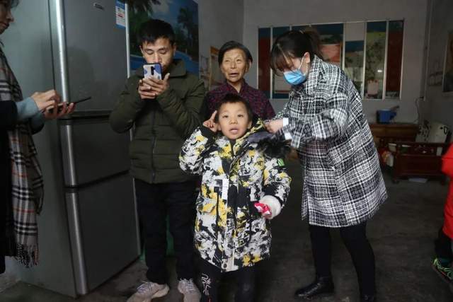 禹州这个山区学校发生的温暖一幕!感动所有人! 禹州这个山区学校发生的温暖一幕!感动所有人!