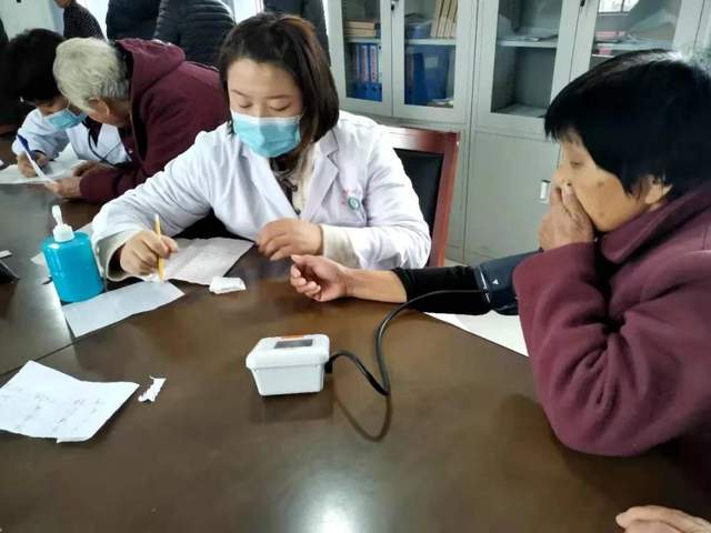 禹州市中心医院 “健康家乡行”义诊活动-----顺店站 禹州市中心医院 “健康家乡行”义诊活动-----顺店站