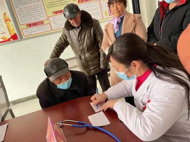 禹州市中心医院到帮扶村开展义诊活动 禹州市中心医院到帮扶村开展义诊活动