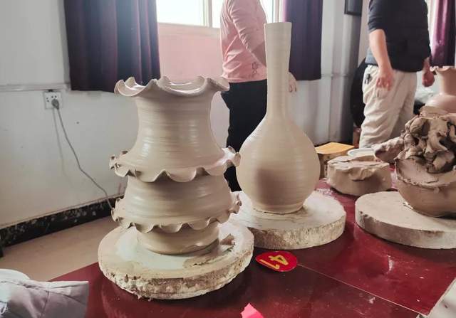 “大禹杯”钧陶瓷手拉坯工和钧陶瓷创意雕塑工技能竞赛 “大禹杯”钧陶瓷手拉坯工和钧陶瓷创意雕塑工技能竞赛