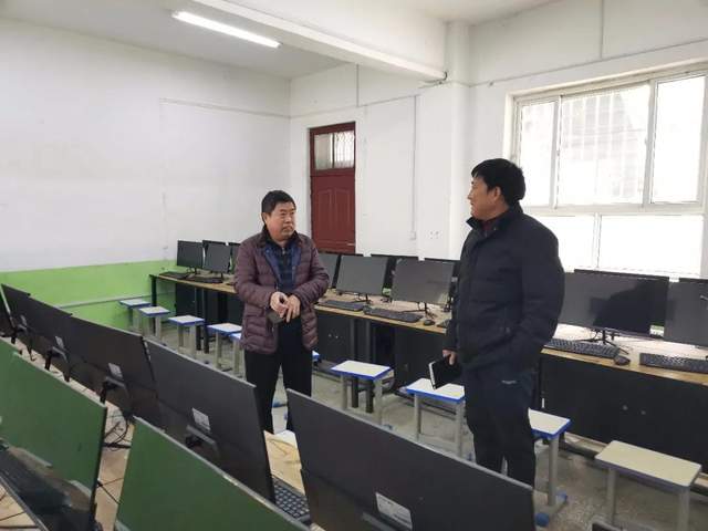 禹州市教体局一行莅临禹州南区学校参观指导工作 禹州市教体局一行莅临禹州南区学校参观指导工作