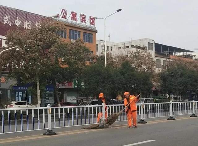 禹州环卫:洒水作业按下“暂停键” 全面进入“冬季作业模式” 禹州环卫:洒水作业按下“暂停键” 全面进入“冬季作业模式”