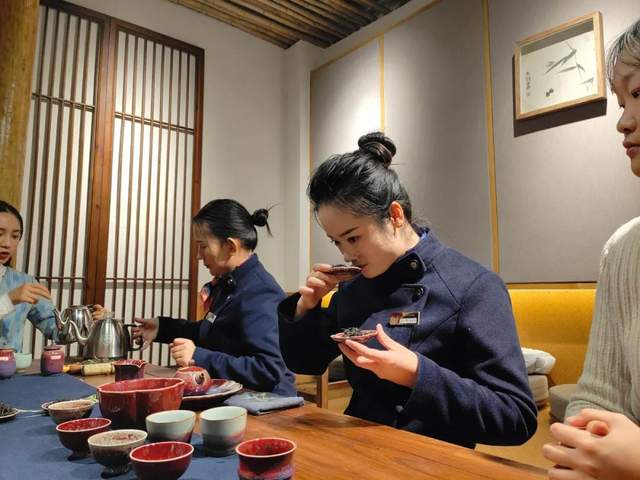 禹州首期钧瓷茶艺师研修培训班圆满结束 禹州首期钧瓷茶艺师研修培训班圆满结束