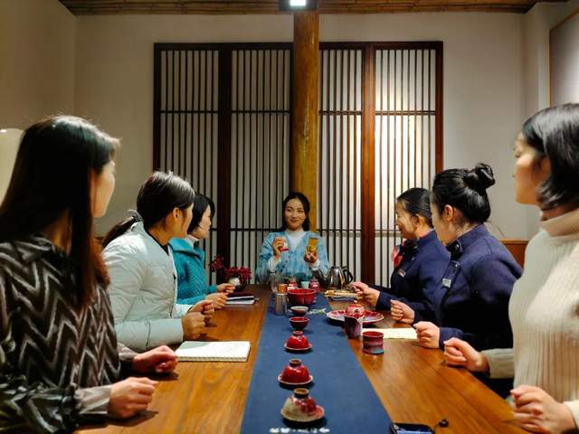 禹州首期钧瓷茶艺师研修培训班圆满结束 禹州首期钧瓷茶艺师研修培训班圆满结束