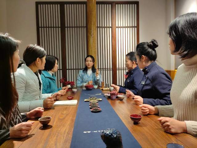 禹州首期钧瓷茶艺师研修培训班圆满结束 禹州首期钧瓷茶艺师研修培训班圆满结束