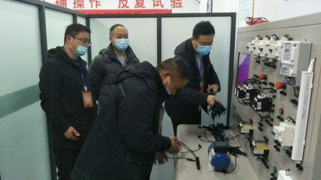 禹州市第十三届职业技能大赛隆重开幕! 禹州市第十三届职业技能大赛隆重开幕!