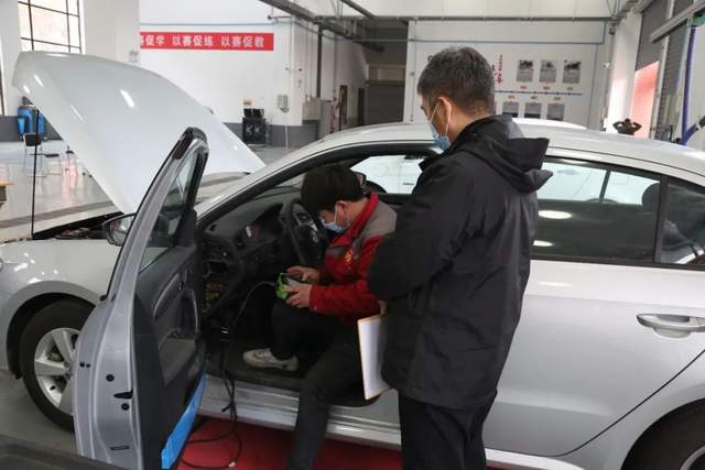 禹州市第十三届职业技能大赛隆重开幕! 禹州市第十三届职业技能大赛隆重开幕!