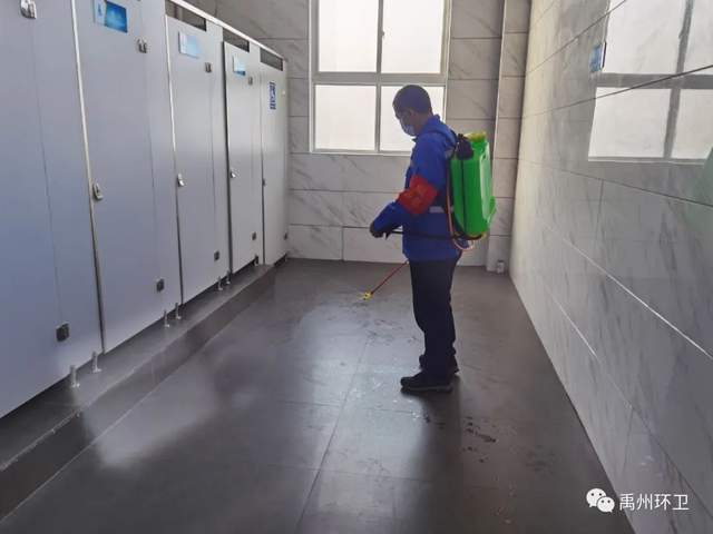 禹州环卫:寒风瑟瑟催人冷 城市清洁忙不停 禹州环卫:寒风瑟瑟催人冷 城市清洁忙不停