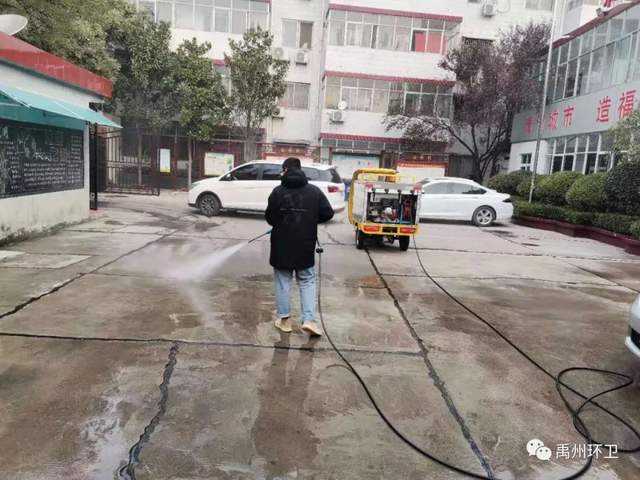 禹州环卫:寒风瑟瑟催人冷 城市清洁忙不停 禹州环卫:寒风瑟瑟催人冷 城市清洁忙不停