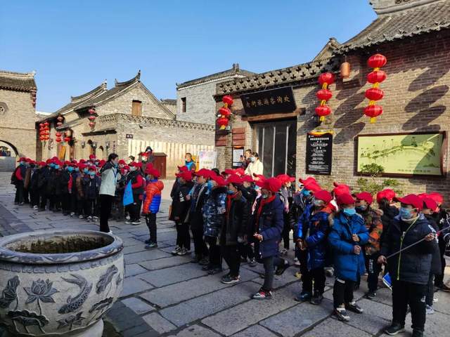 近日神垕古镇景区迎来多批研学团队,昨天又迎来了研学游小高峰…… 近日神垕古镇景区迎来多批研学团队,昨天又迎来了研学游小高峰……