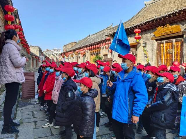 近日神垕古镇景区迎来多批研学团队,昨天又迎来了研学游小高峰…… 近日神垕古镇景区迎来多批研学团队,昨天又迎来了研学游小高峰……
