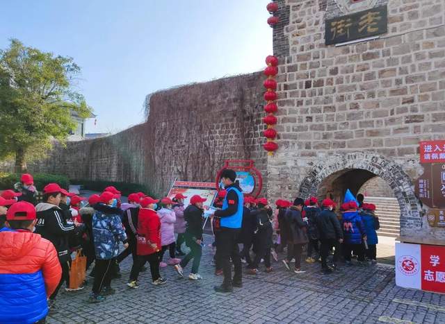 近日神垕古镇景区迎来多批研学团队,昨天又迎来了研学游小高峰…… 近日神垕古镇景区迎来多批研学团队,昨天又迎来了研学游小高峰……