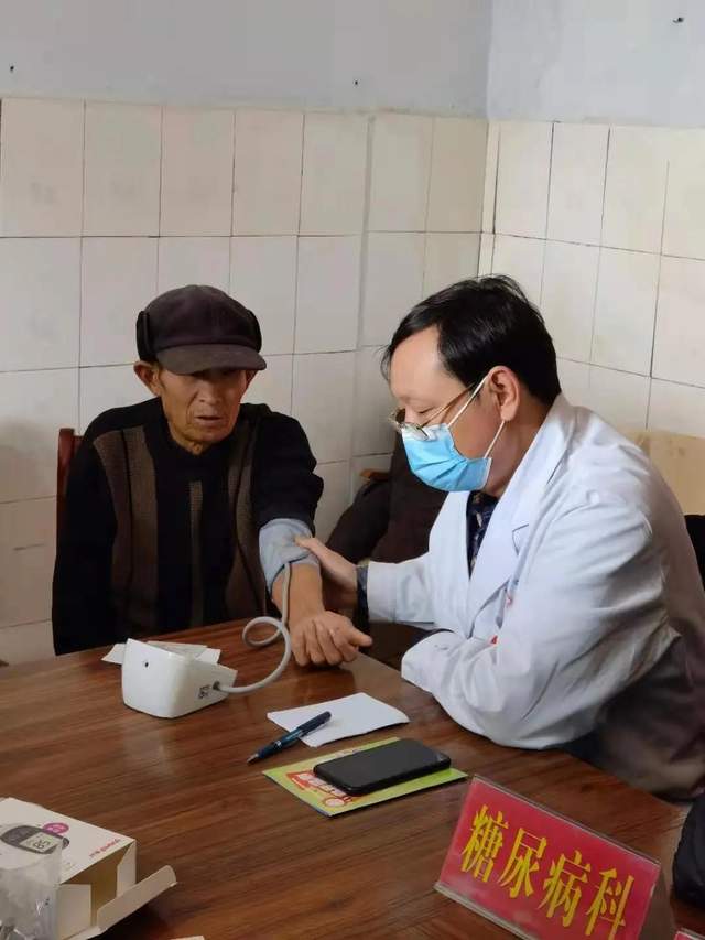 禹州市中心医院“健康家乡行”义诊活动---无梁站 禹州市中心医院“健康家乡行”义诊活动---无梁站