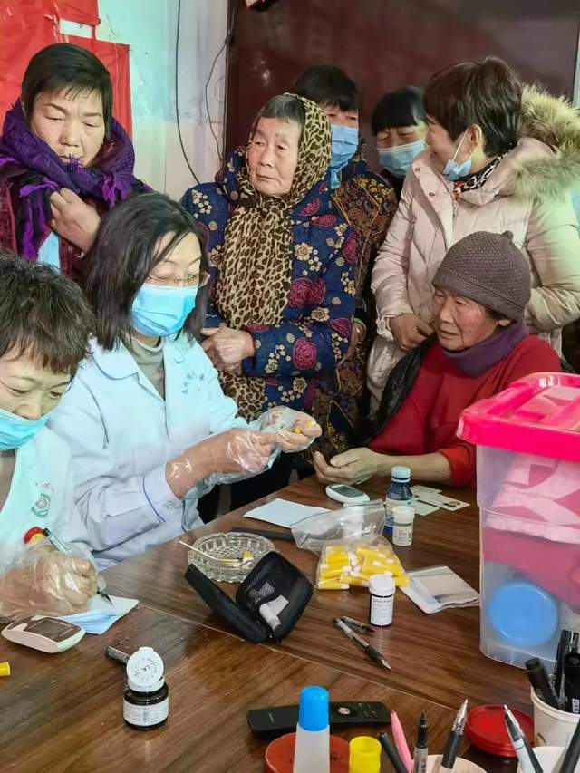 禹州市中心医院“健康家乡行”义诊活动---无梁站 禹州市中心医院“健康家乡行”义诊活动---无梁站