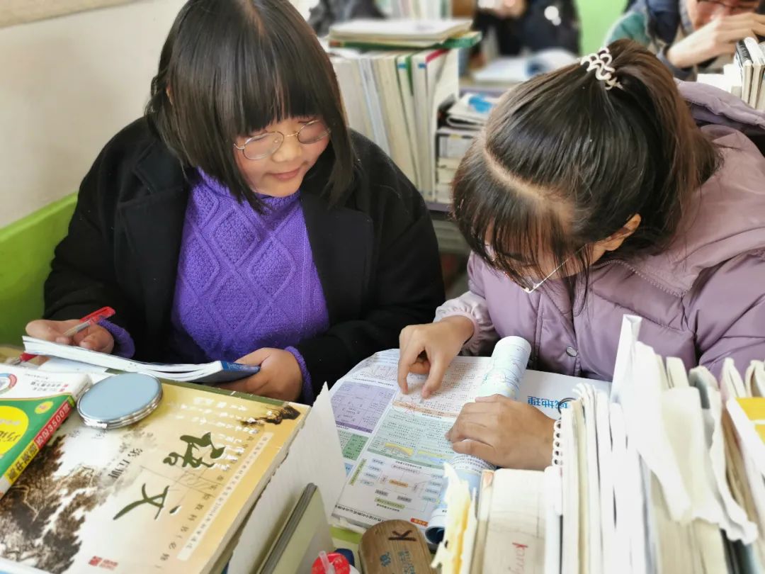 禹州市南区学校开展为李湘同学突发脑梗的父亲捐款活动
