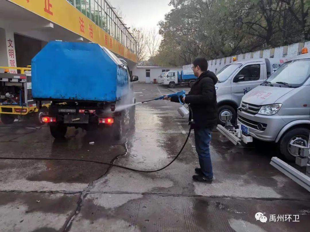 禹州环卫：开展清洁行动 擦亮城市名片